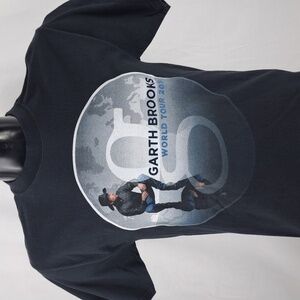 Garth Brooks 2014 so far...world tour  Med black casual country band t-shirt